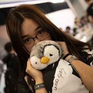 Meet your Posher, Evelyne